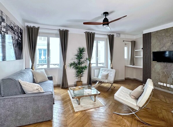 Perfect living room for families and friends, with tv and wifi