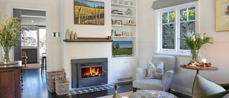 Luxe Country Cottage | Living Room | Fireplace