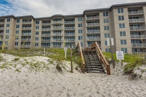 Condo Exterior | Keyless Entry | Direct Beach Access