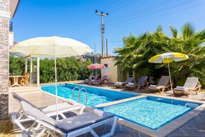 Private pool and terrace