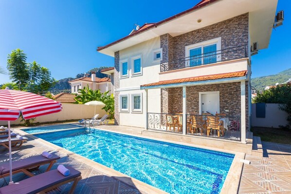 Beautiful villa with private pool and terrace