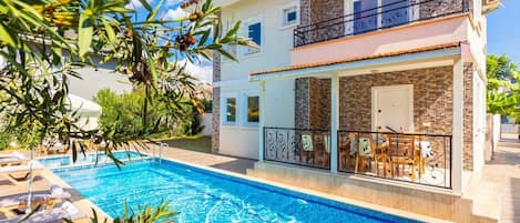 Beautiful villa with private pool and terrace