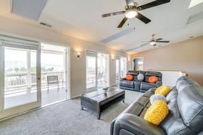 Living Room | 2nd Floor | Flat-Screen TV | Central Air Conditioning/Heat