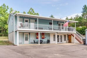 Home Exterior | Lake of the Ozarks Access On-Site | Boat Slip & Dock