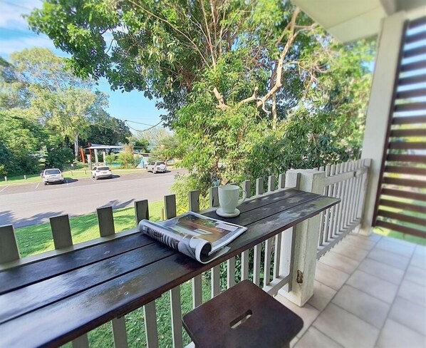 Benayah 3 - Front patio