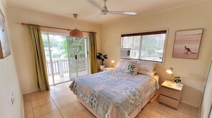 Benayah 3 - Main bedroom - Queen bed