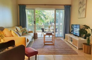 Benayah 3 - Patio into living area