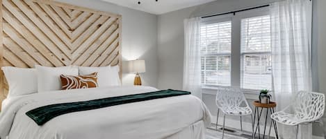 Bedroom 2 - King Bed | Smart TV