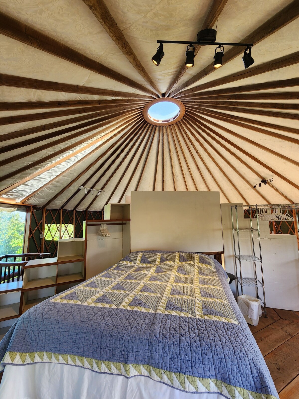 North Shore 2-Story Rustic Yurt Glamping Lodge Tropical Nature Rental Near Beach