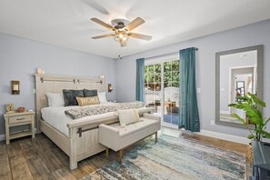 Bedroom 2, 1 King, Sleeps 2