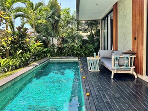 Private pool