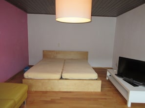 Wohn- Schlafzimmer