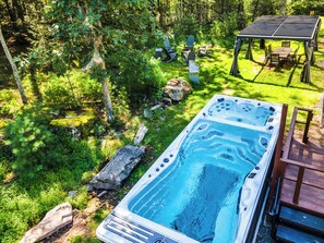 Garden Cottage Backyard with Pool/Hot Tub, Screened in Gazebo, Solo fir pit. 