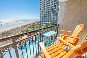 Balcony with Amazing Views of the Ocean