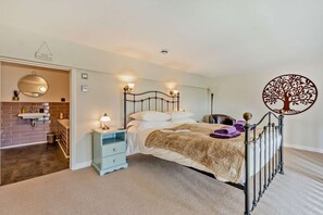 The Old School House Master Bedroom - StayCotswold
