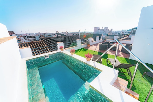 Rooftop pool