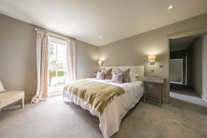 Old Mill House, Brancaster: Master bedroom with 6' super-king size bed