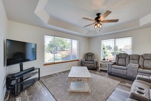 Living Room | Home Theater Seating | Smart TV | Ceiling Fan