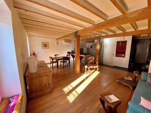 Seating area