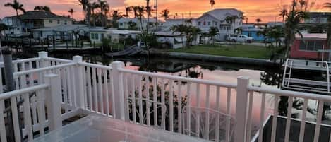 Back patio/ Veranda