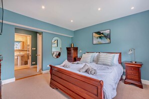 Fosseside House Master Bedroom - StayCotswold