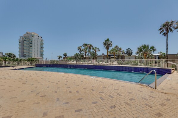 South Padre Island Vacation Rental | Studio | 1BA | Stairs Required | 800 Sq Ft