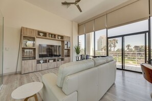 Studio | Living Room | Main Level | Smart TV