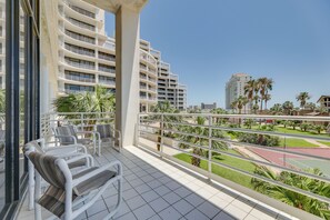 Private Balcony | Seating