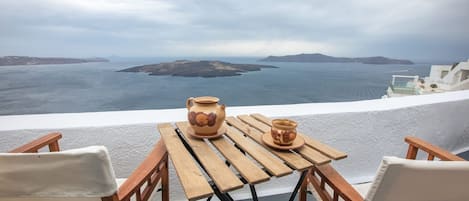 Charming Santorini Villa | 1 Bedroom | Deluxe Room | Wonderful Caldera Sea Views & Close to City Centre | Fira