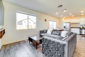 Living Room | Smart TVs | Free WiFi | Central A/C & Heating