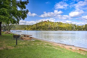 Community Amenities | Pine Mountain Lake Access | ~3 Mi to Main Street