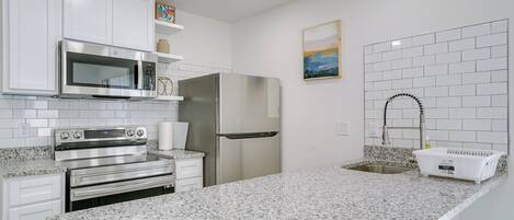 El Paso Vacation Rental | 1BR | 1BA | Step-Free Access | 550 Sq Ft