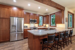 Gorgeous kitchen with plenty of space