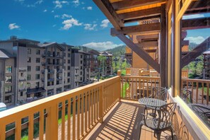 Spacious Balcony w/ Ski & Mountain Views