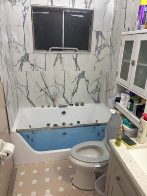 Jacuzzii Tub Newly installed