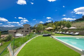 Building Exterior, Garden, Outdoor, Pool