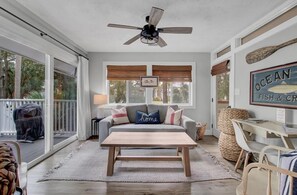 Sunroom Little Cottage by the Sea