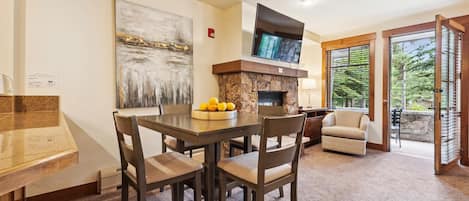 Living Area, Mountain Thunder 5104, Breckenridge Vacation Rental