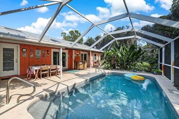Welcome to our sparkling clean private pool with fully enclosed lanai.