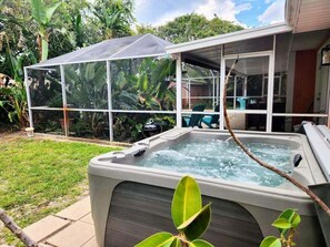 Let's enjoy our brand new outdoors jacuzzi!