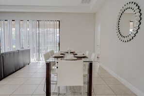 Dining Room, Dining Table, Furniture, Indoors, Table
