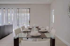 Furniture, Table, Tabletop, Dining Room, Dining Table