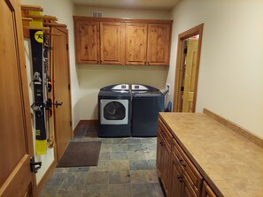 mud room for skis and boots 