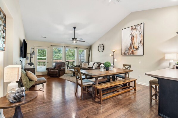 Living/Dining Area