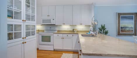Expansive counter tops