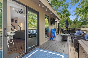 Deck with outdoor TV, grill and outdoor seating