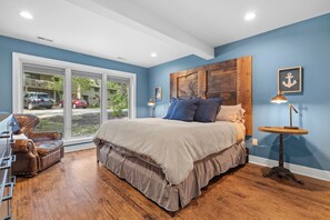 Primary Bedroom w/ private full primary Bathroom