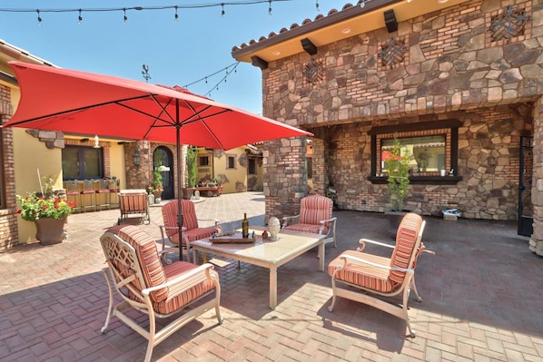 Beautiful Courtyard at Casita @ Bella Casa Di Vino