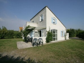 Außenseite Ferienhaus [Sommer]