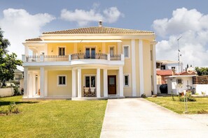 Extérieur maison de vacances [été]